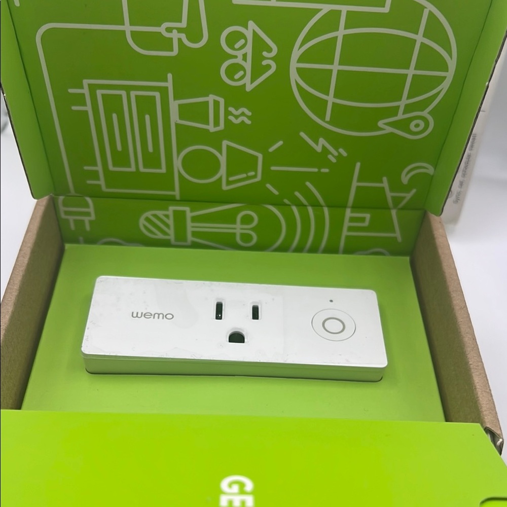Wi-Fi Smart Plug - White